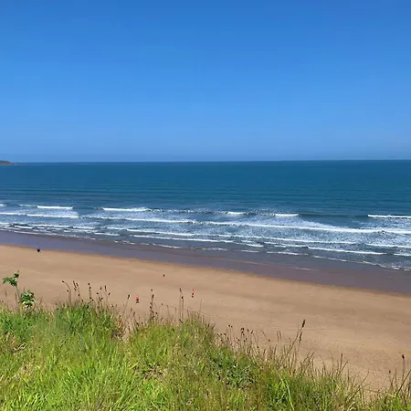 Sandy Shores, The Bay, 2 Bedrooms With Ensuites, Balcony With Sea View, Parking With Ev Point, 2 Dogs Welcome Holiday home