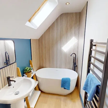 Sandy Shores, The Bay, 2 Bedrooms With Ensuites, Balcony With Sea View, Parking With Ev Point, 2 Dogs Welcome Filey