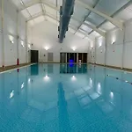 Sandy Shores, The Bay, 2 Bedrooms With Ensuites, Balcony With Sea View, Parking With Ev Point, 2 Dogs Welcome Holiday home *
