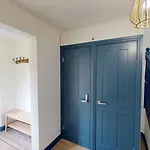 Sandy Shores, The Bay, 2 Bedrooms With Ensuites, Balcony With Sea View, Parking With Ev Point, 2 Dogs Welcome Holiday home Filey