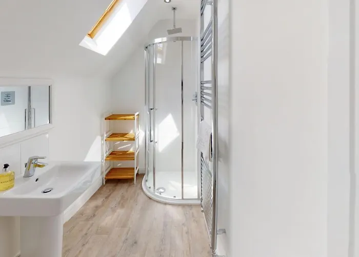 Sandy Shores, The Bay, 2 Bedrooms With Ensuites, Balcony With Sea View, Parking With Ev Point, 2 Dogs Welcome Hébergement de vacances