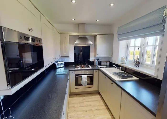 Hébergement de vacances Sandy Shores, The Bay, 2 Bedrooms With Ensuites, Balcony With Sea View, Parking With Ev Point, 2 Dogs Welcome