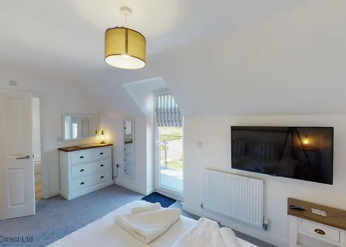 Sandy Shores, The Bay, 2 Bedrooms With Ensuites, Balcony With Sea View, Parking With Ev Point, 2 Dogs Welcome *