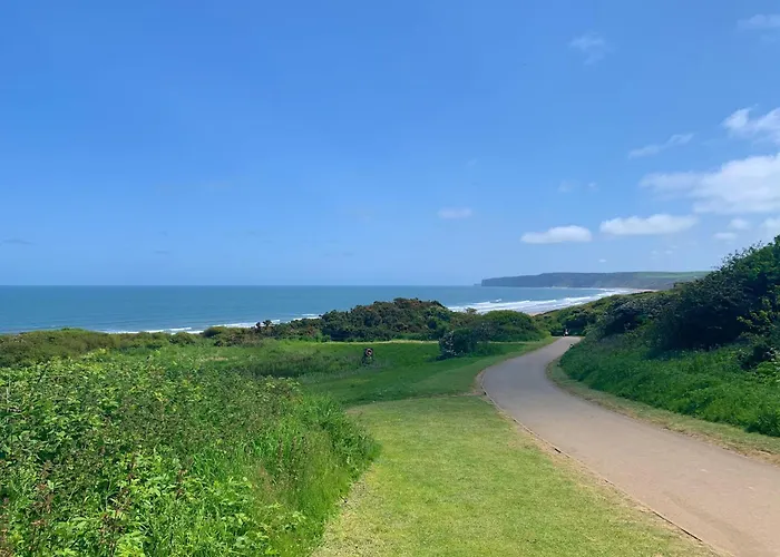 Sandy Shores, The Bay, 2 Bedrooms With Ensuites, Balcony With Sea View, Parking With Ev Point, 2 Dogs Welcome