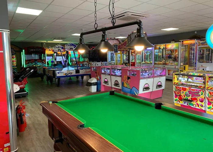 Sandy Shores, The Bay, 2 Bedrooms With Ensuites, Balcony With Sea View, Parking With Ev Point, 2 Dogs Welcome Filey