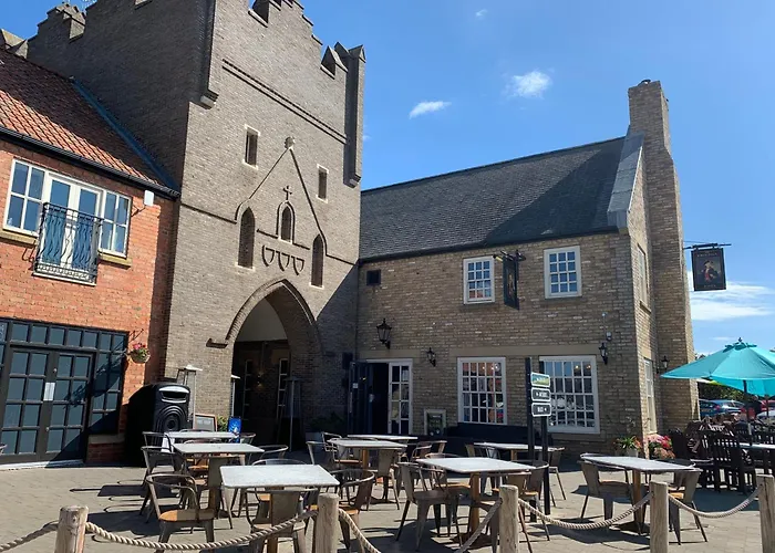 Sandy Shores, The Bay, 2 Bedrooms With Ensuites, Balcony With Sea View, Parking With Ev Point, 2 Dogs Welcome * Filey