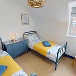 Prázdninový dům Sandy Shores, The Bay, 2 Bedrooms With Ensuites, Balcony With Sea View, Parking With Ev Point, 2 Dogs Welcome Filey
